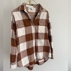 Old Navy Tan and Cream Checkered boyfriend neutral Shirt size M